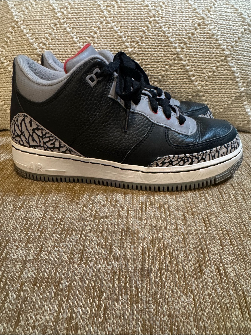 JORDAN FUSION 3 GS Black/Fire Red Cement Grey White SIZE 5Y